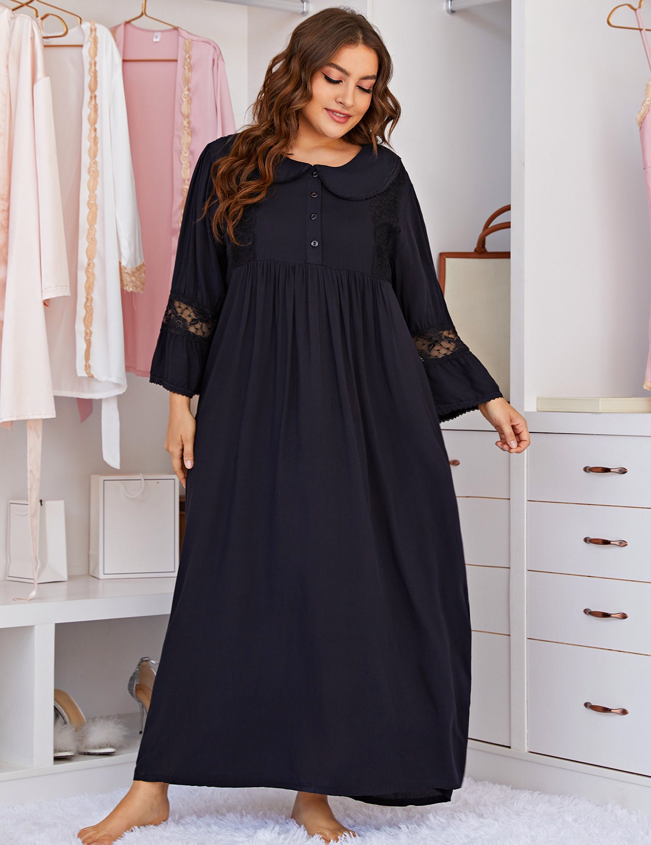 Plus Size Black Lace Collar Nightgown