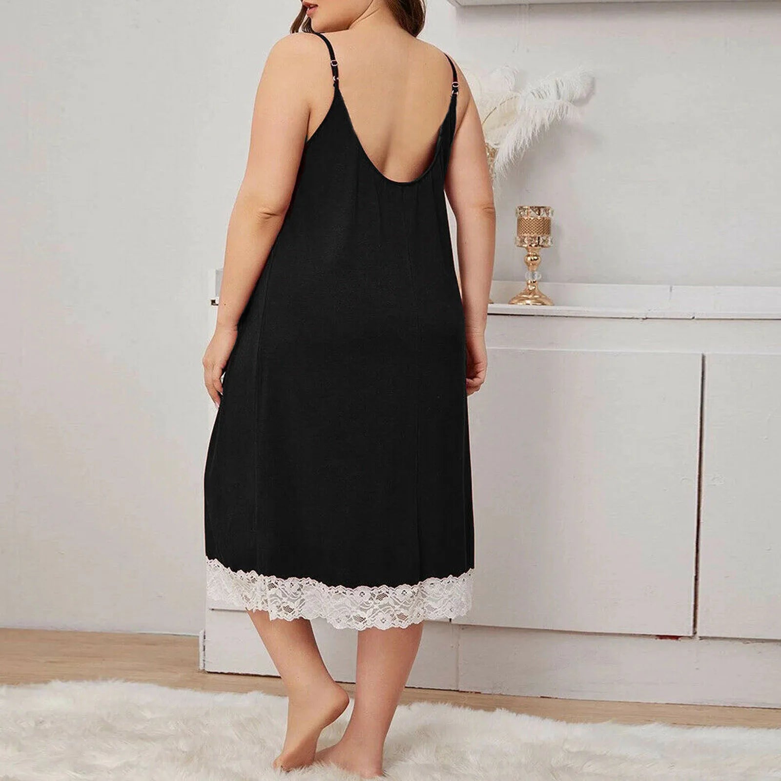 Plus Size V-Neck Lace Nightgown: Sexy Sleeveless Cami Nightdress